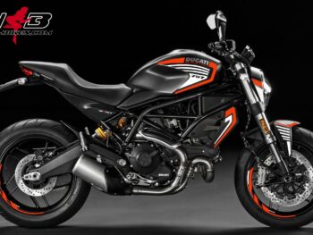 Monster 797 orange auf schwarzer Maschine
