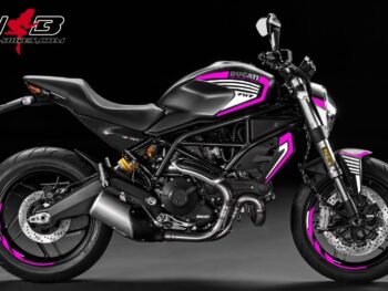 Monster 797 pink auf schwarzer Maschine