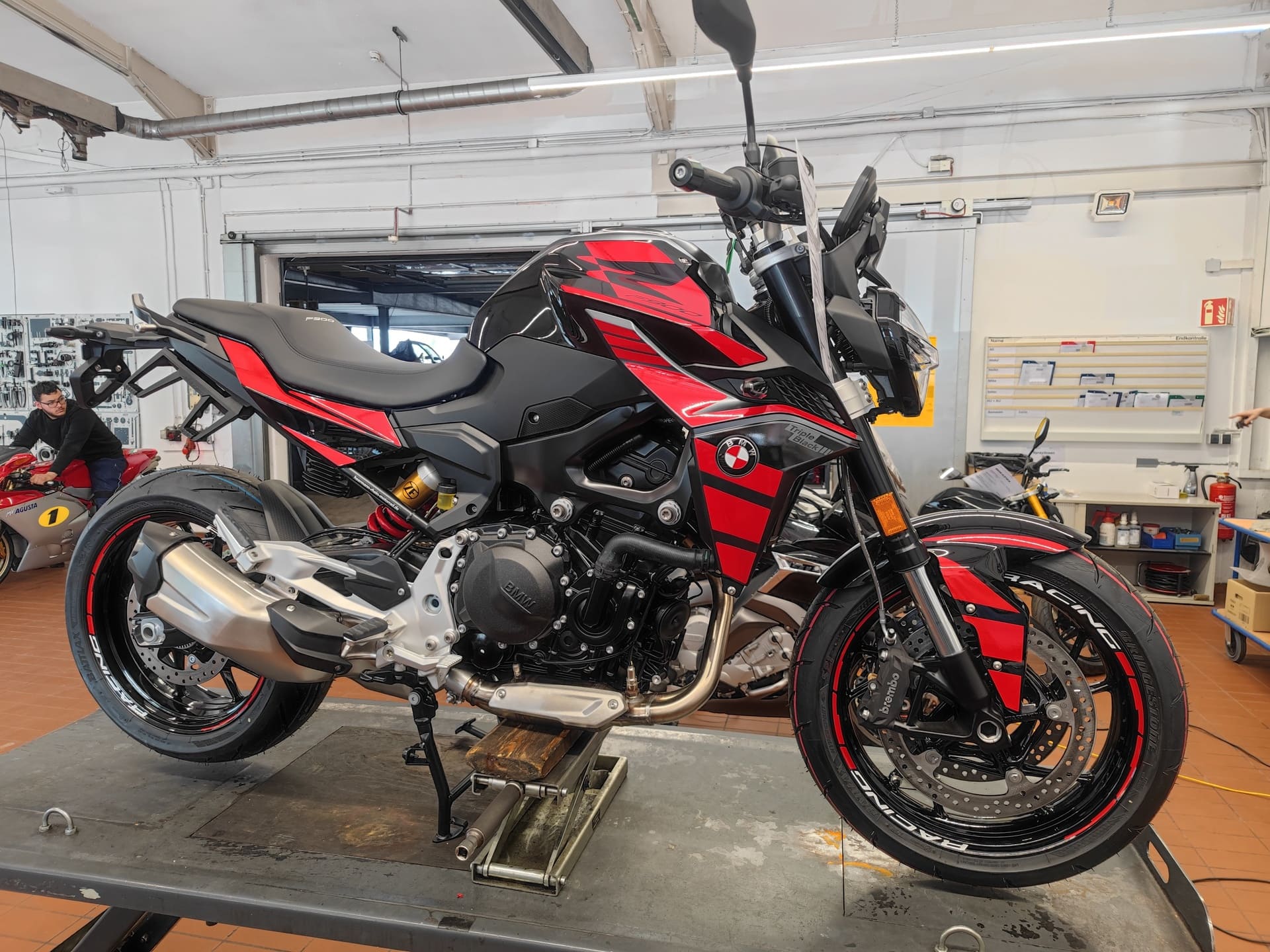 nice-bikes-vorher-nachher-bmw-f900r-motorrad-1
